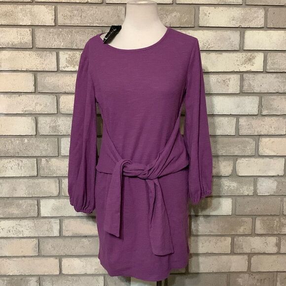 3for$20 NWT dress medium runs on smaller side - Picture 1 of 5